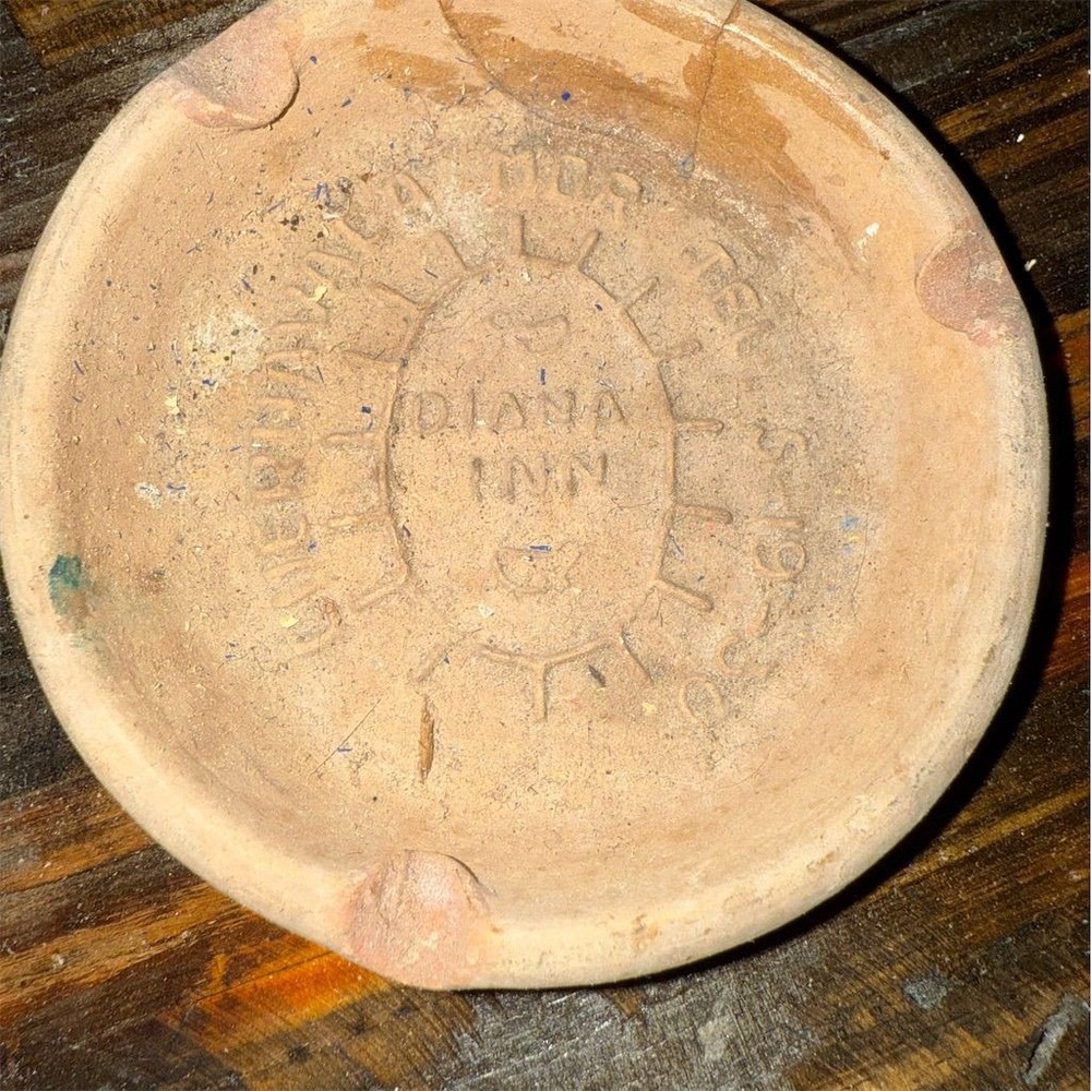 Vintage Indiana Inn Terracotta Car Ashtray Collectible Decor tobacciana rare